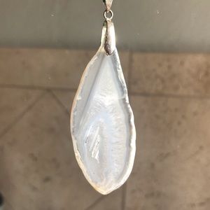 Improve Your Focus with this Agate Pendant!